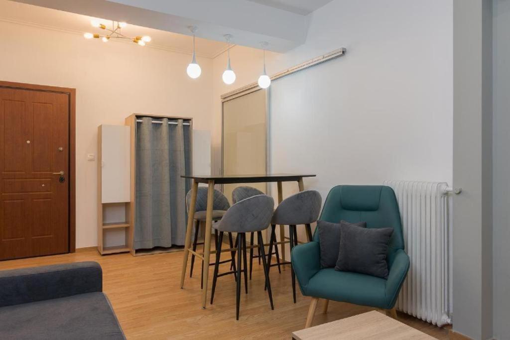 Fully Renovated 1 Bedroom Condo Αθήνα Εξωτερικό φωτογραφία
