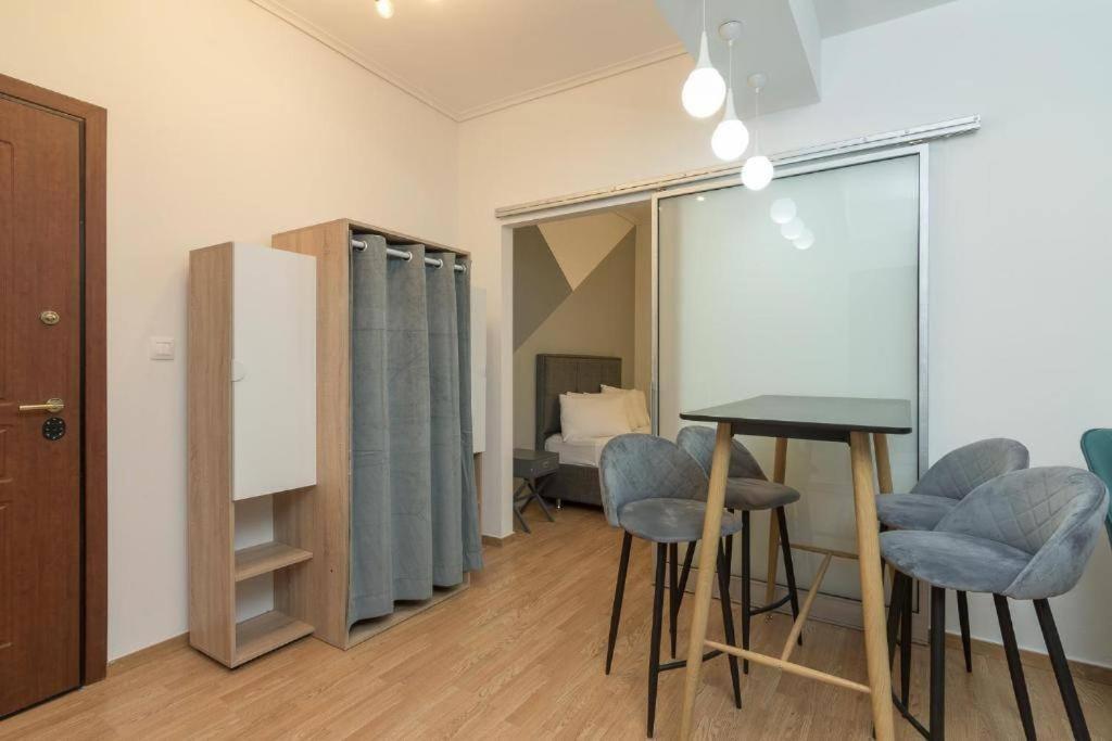 Fully Renovated 1 Bedroom Condo Αθήνα Εξωτερικό φωτογραφία