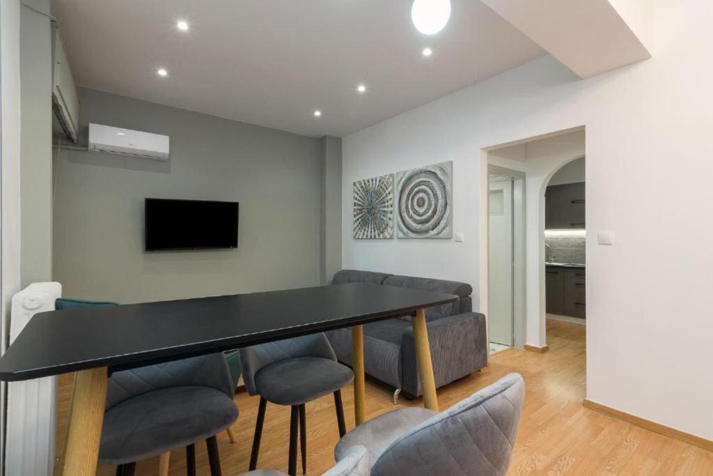 Fully Renovated 1 Bedroom Condo Αθήνα Εξωτερικό φωτογραφία