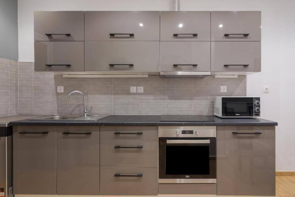 Fully Renovated 1 Bedroom Condo Αθήνα Εξωτερικό φωτογραφία